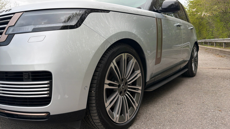 Land Rover Range Rover 4.4 P615 V8 SV 4dr Auto Petrol Estate